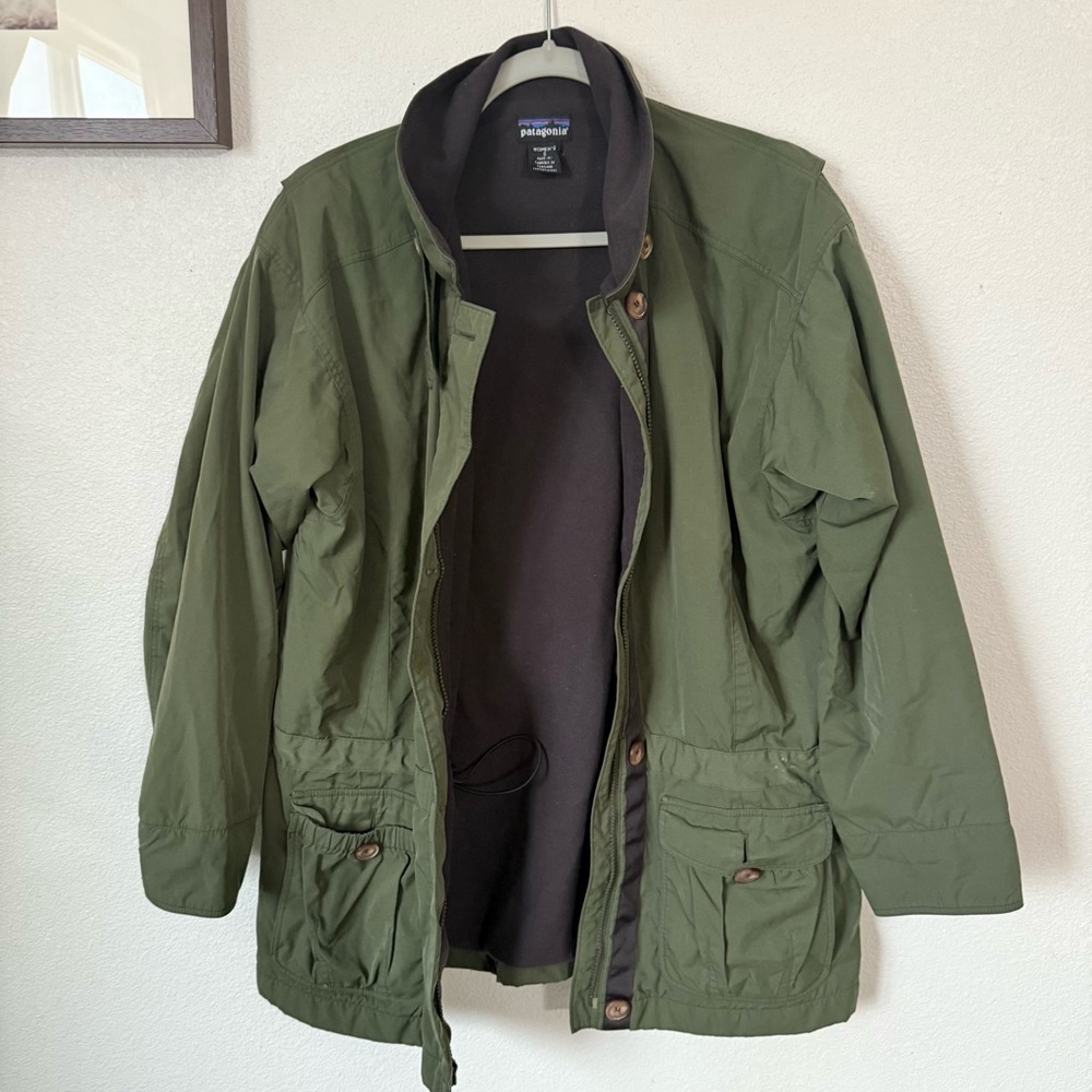 Patagonia field jacket in green with a fleece lining size: small - Picture 11 of 14